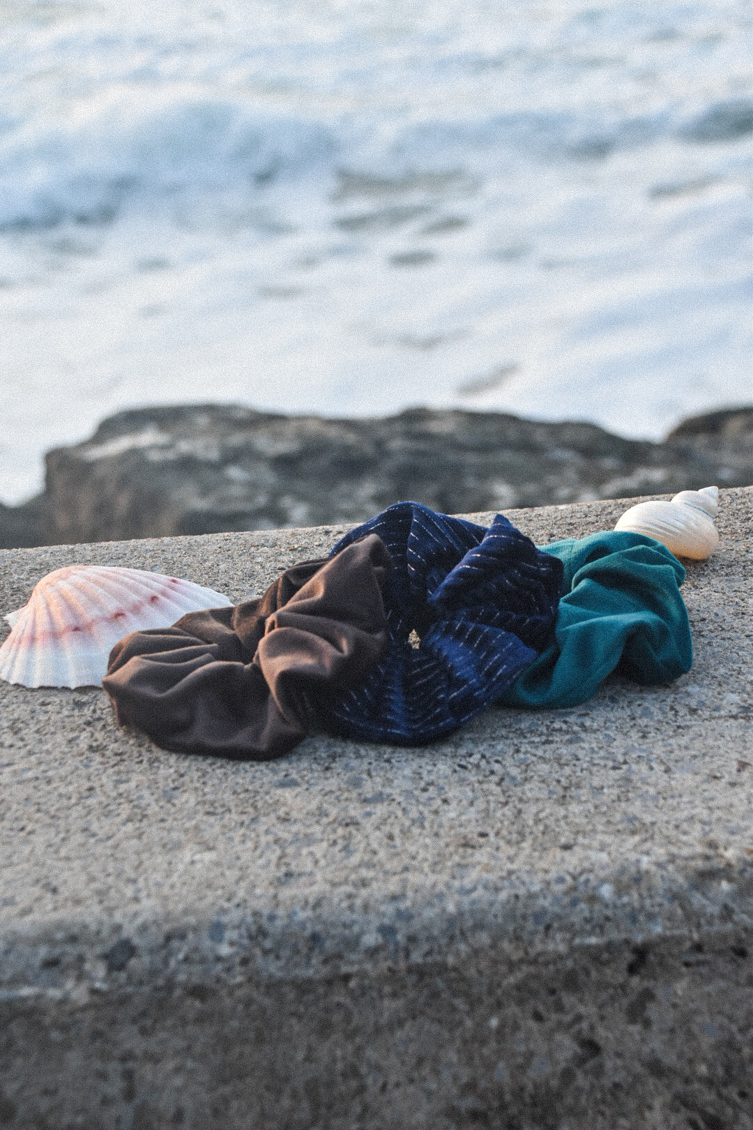 Chouchou velours bleu doré