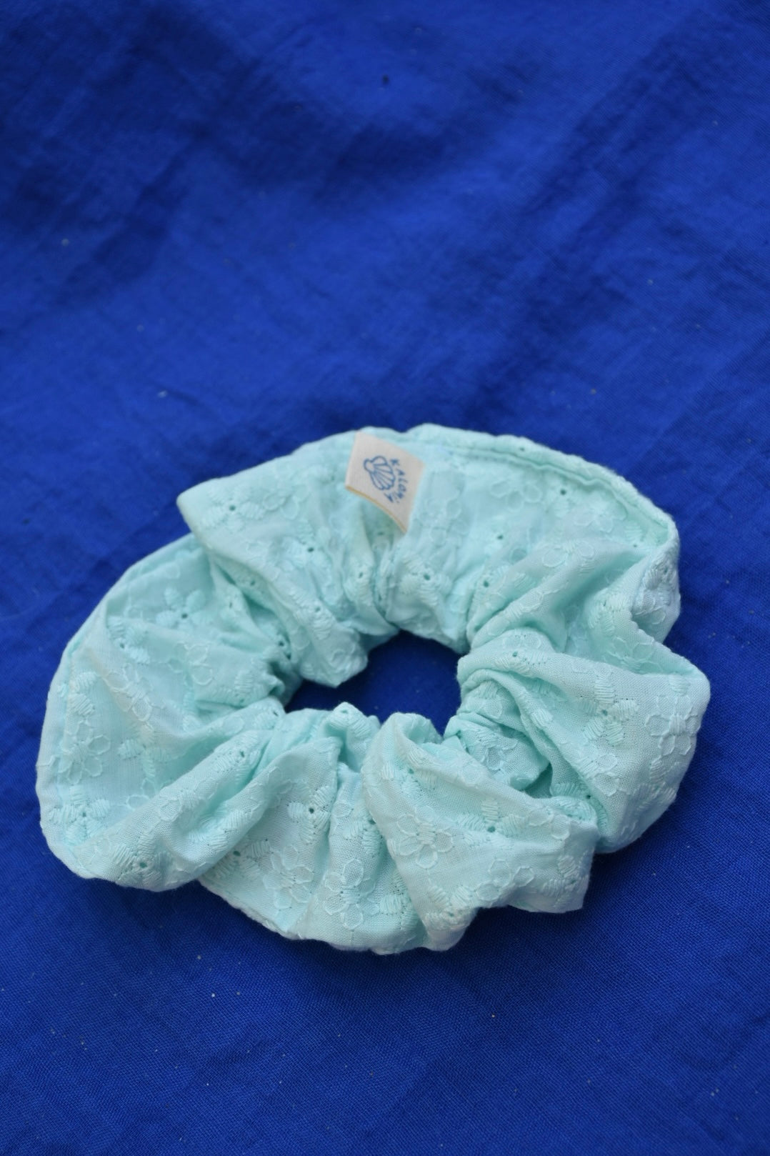 Chouchou cyan broderie fleurs