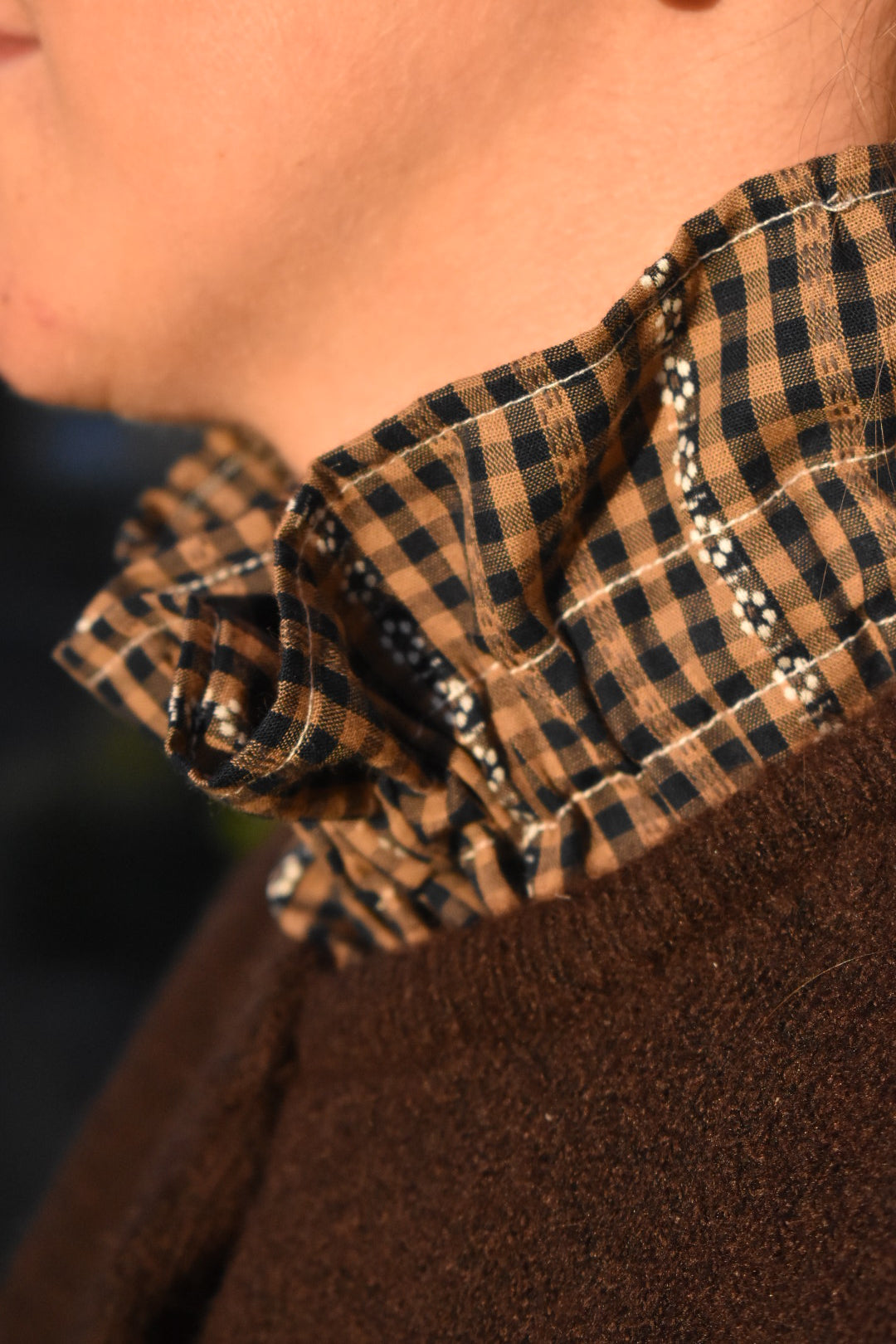 Col victorien Carreaux & Broderies