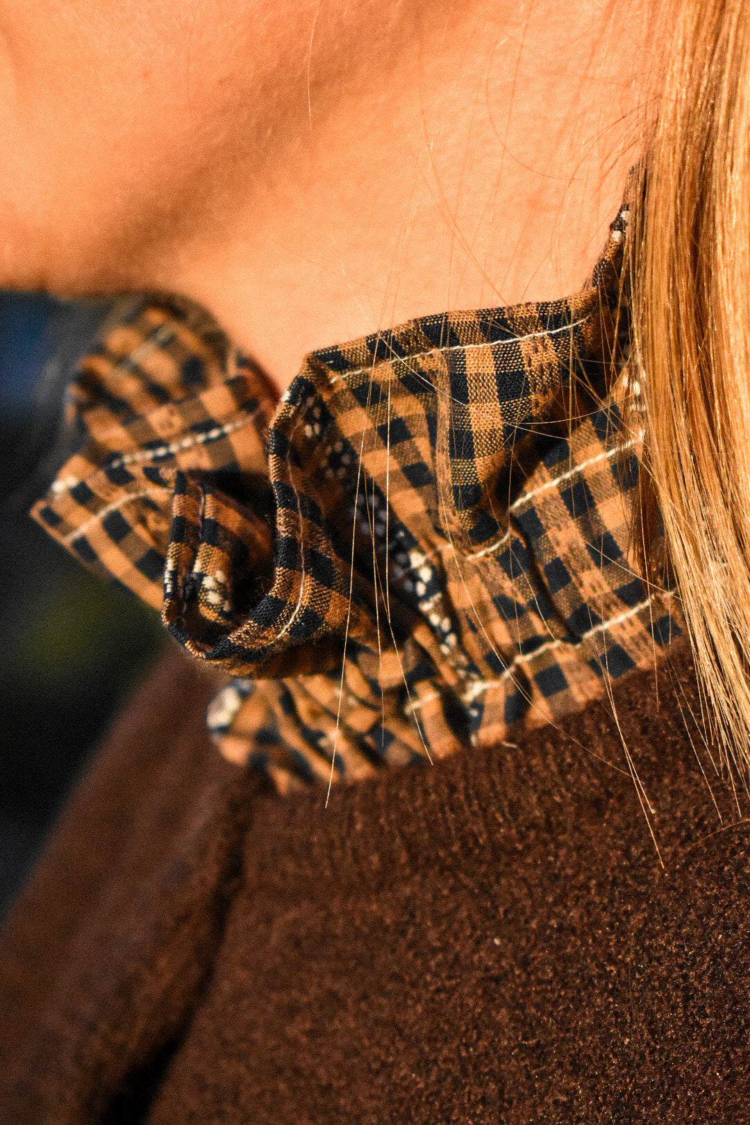 Col victorien Carreaux & Broderies