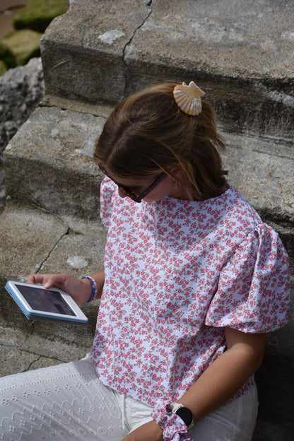 Blouse blanche fleurs roses