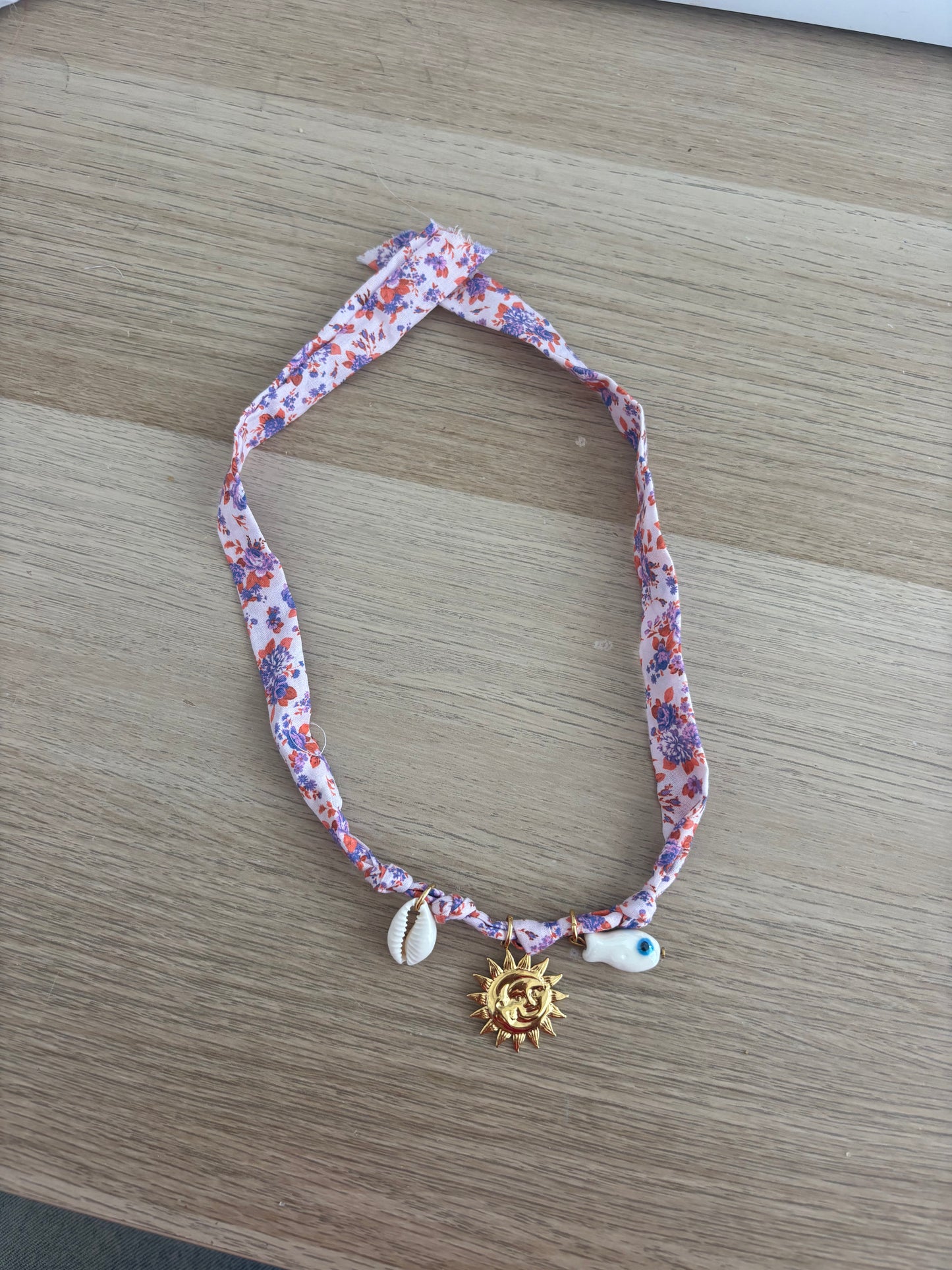 Collier de l'océan Lilas - pièce unique
